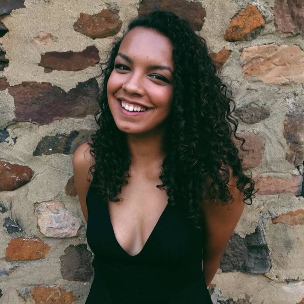 Meet your Posher, Nadia